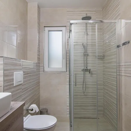Barbara & Zoran With Free Parking And Heated Swimming Pool * Seget Vranjica