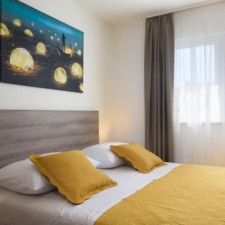 Barbara & Zoran With Free Parking And Heated Swimming Pool 希杰·弗朗吉卡